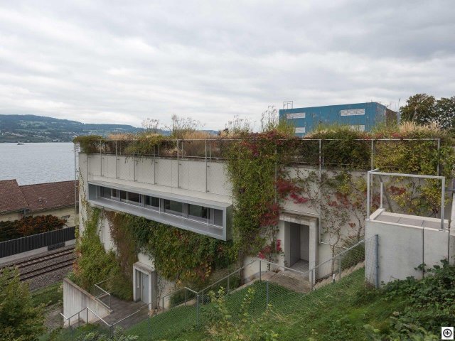 HR8_3700.jpg HR8_3700.jpg