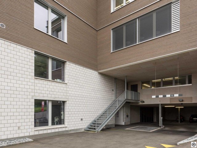 HR8_3679.jpg HR8_3679.jpg